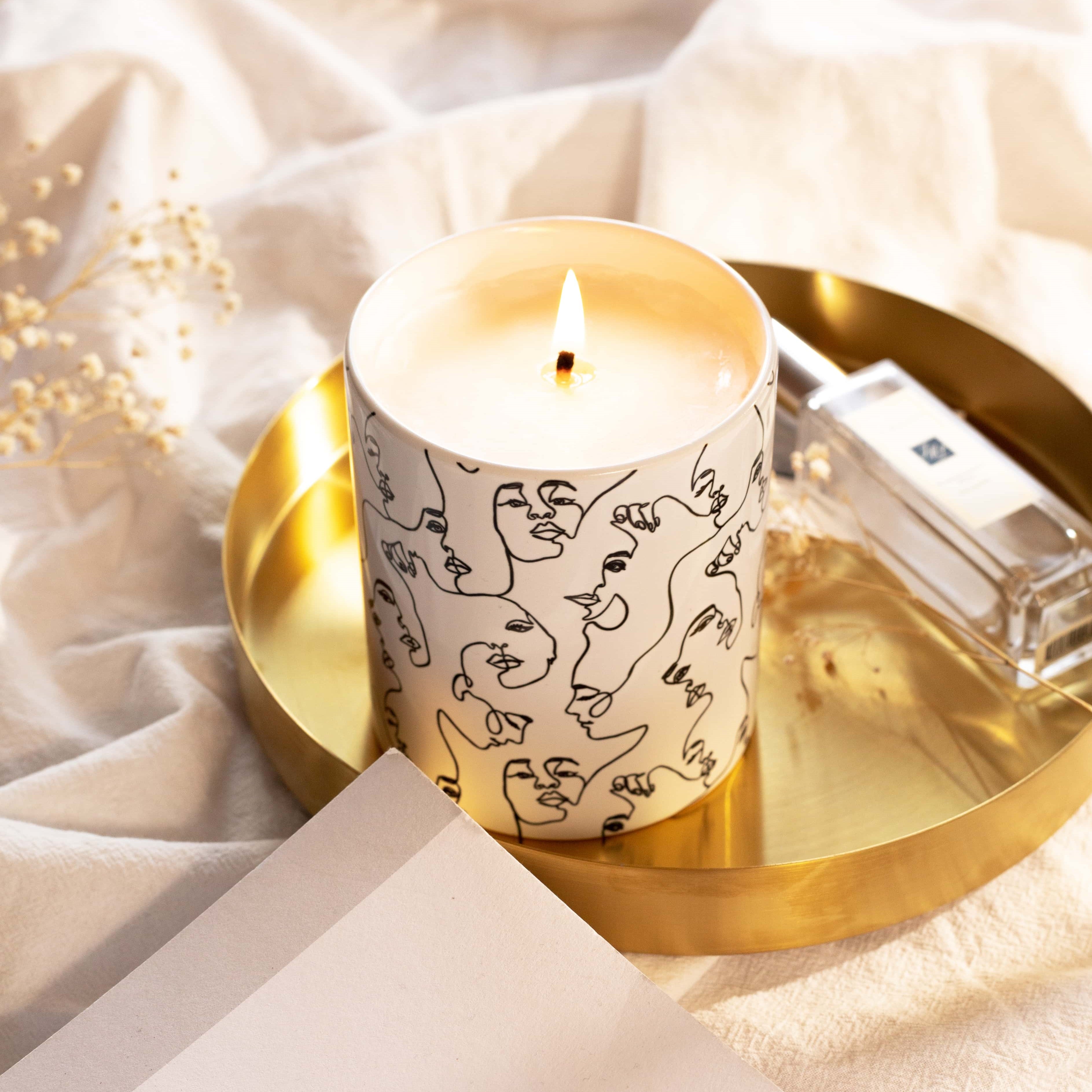 Meninas Candle