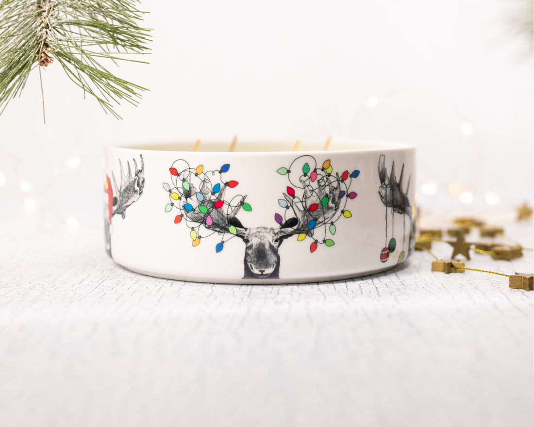 Festive Moose 400g Candle